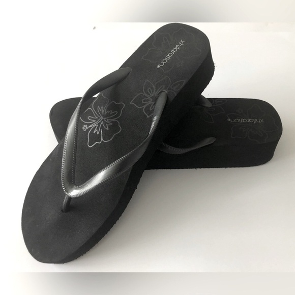 Xhilaration Wedge Flip Flops in Black Color Women’s Size 10 - Picture 1 of 5